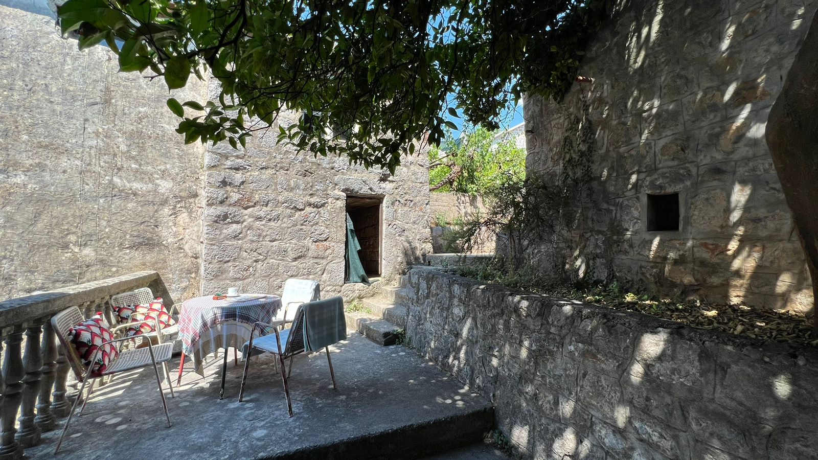 Image of House - 5 Bedrooms - 1 Bathrooms for Sale in Herceg-Novi-Lustica-Montenegro, Image 14